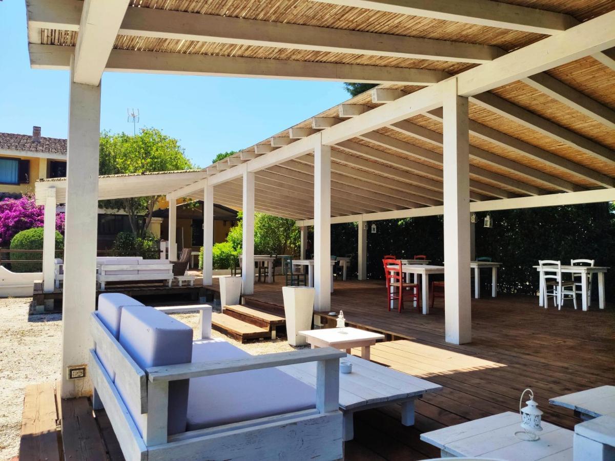 Is Benas Country Lodge San Vero Milis Esterno foto